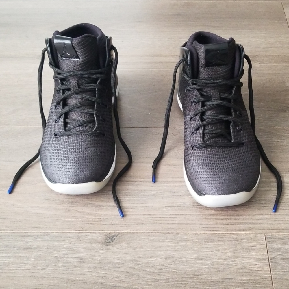 Nike Air Jordan - GS 31 Space Jam Size 7Y *EUC*